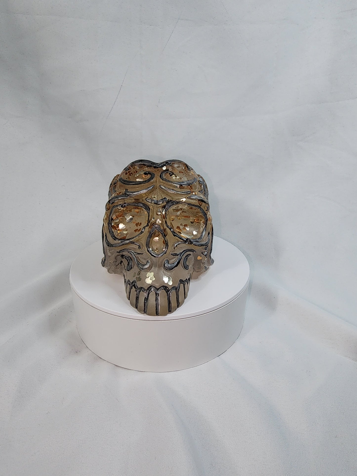 R3-Gold and Silver Skull pen/brush holder