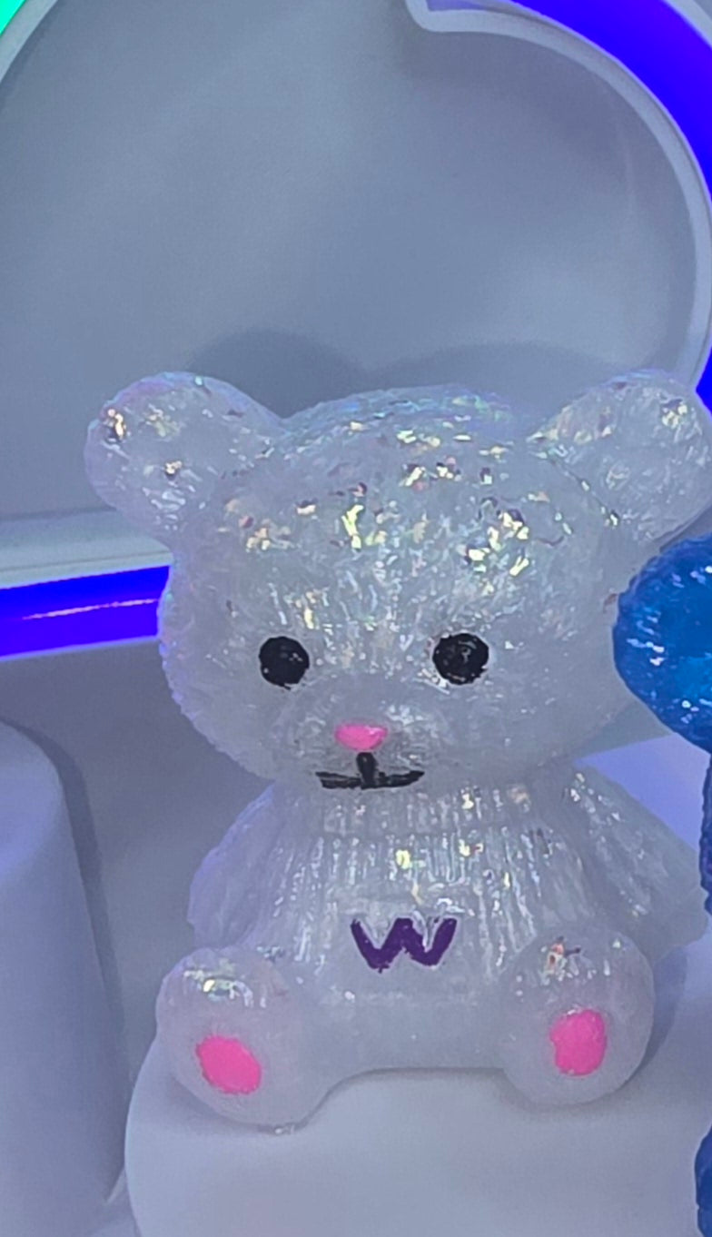 Small teddy bears