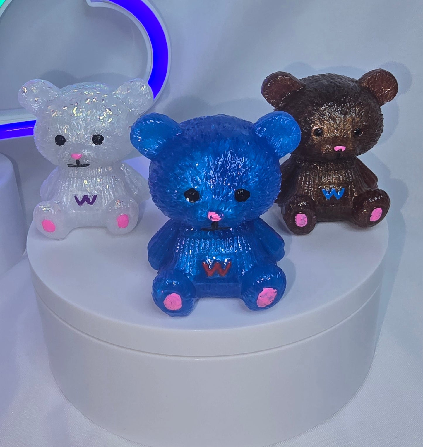 Small teddy bears