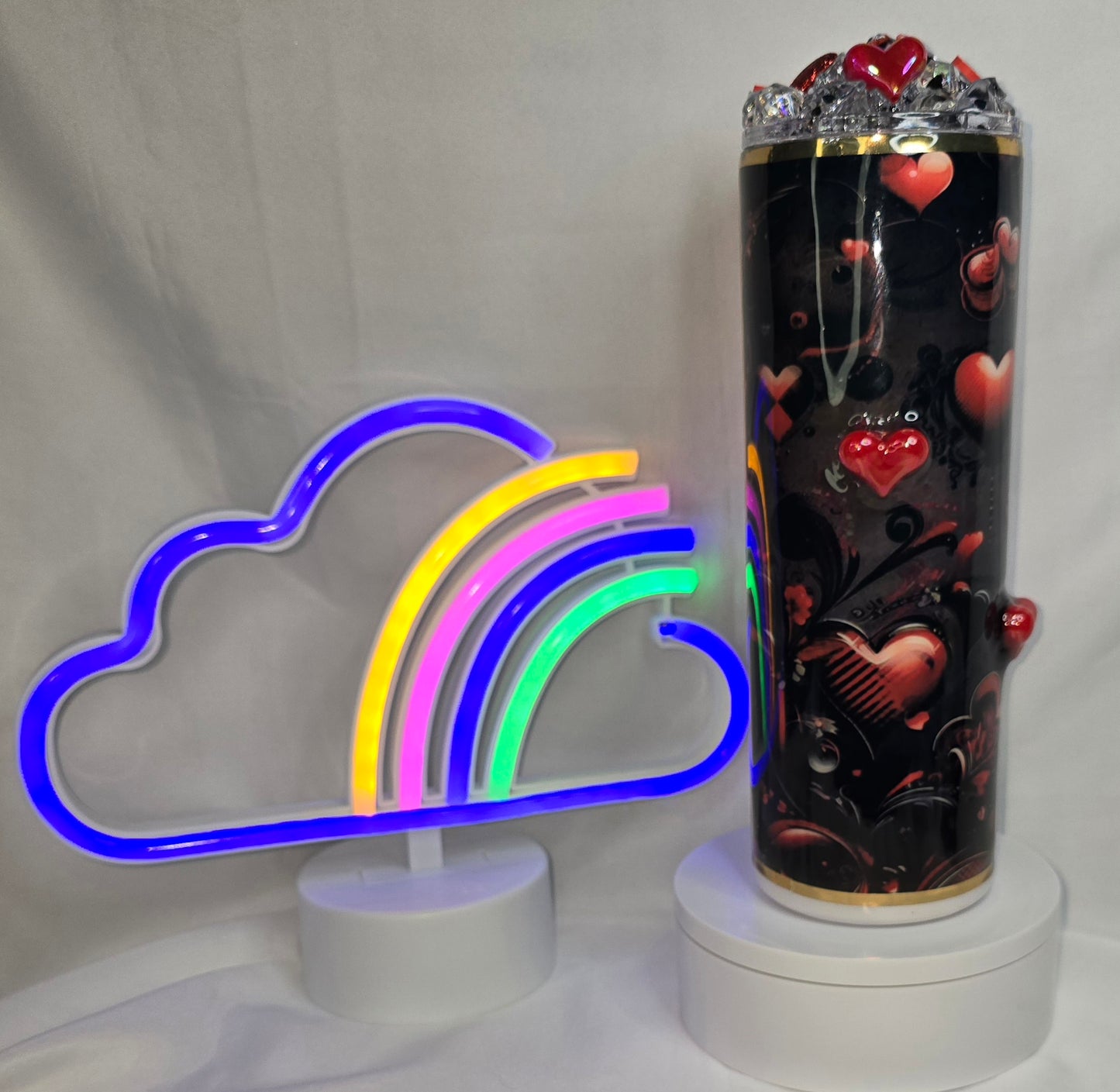164- 20 oz tumbler red and black hearts with topper