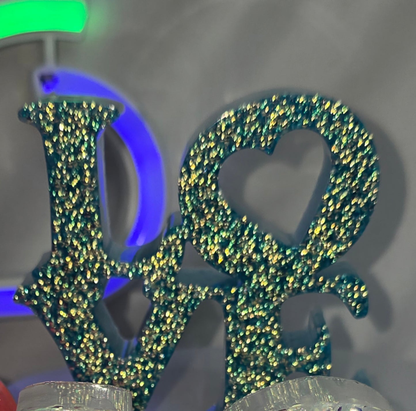 Resin Love sign