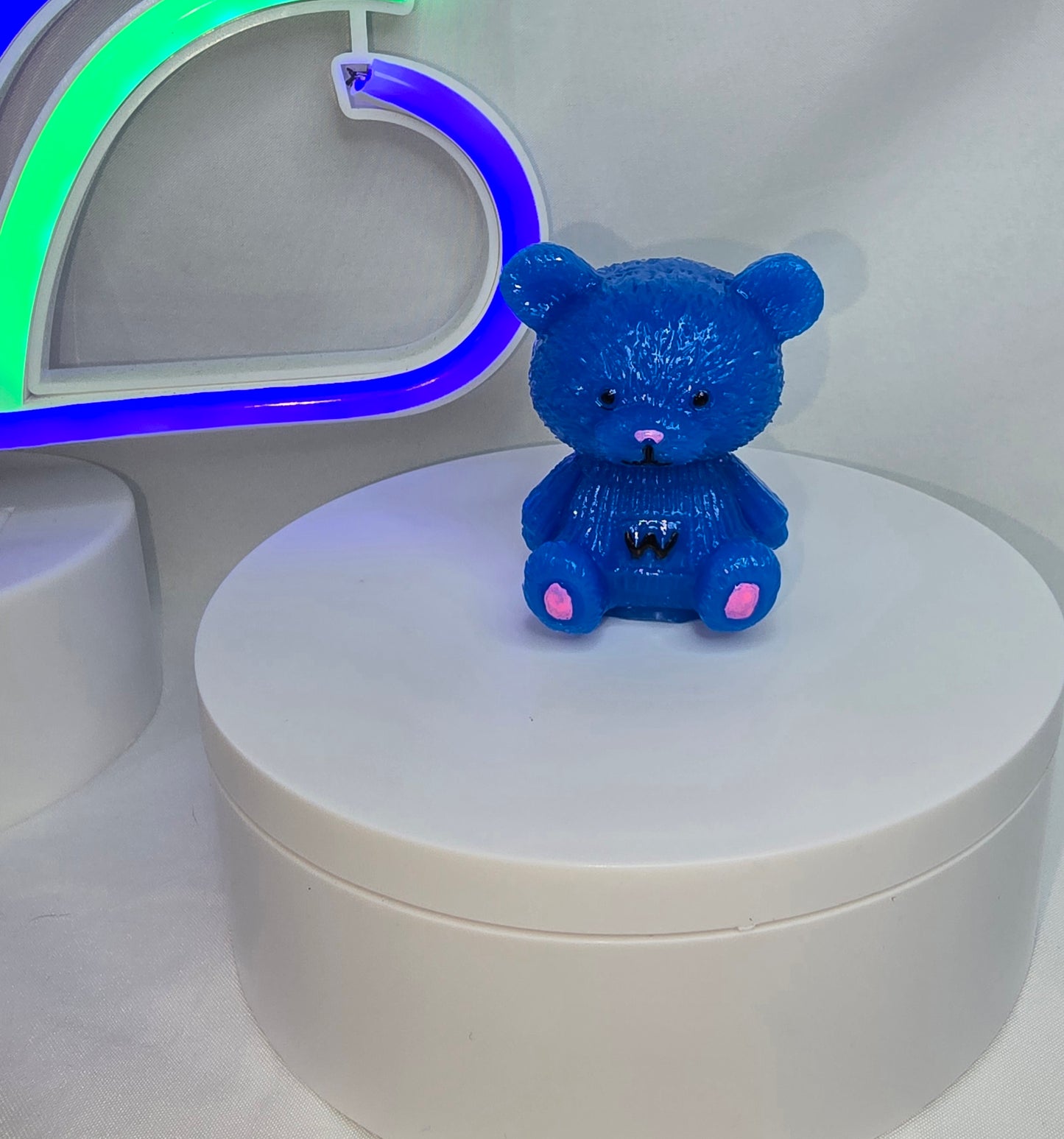 Small teddy bears